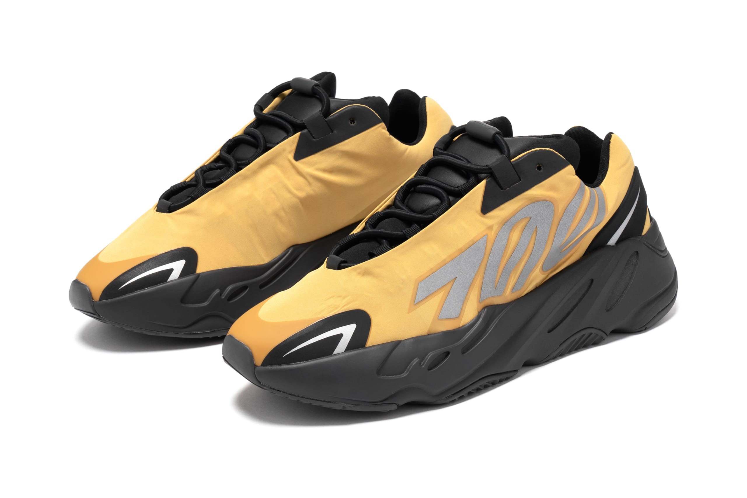 Yeezy Boost 700 MNVN Honey Flux