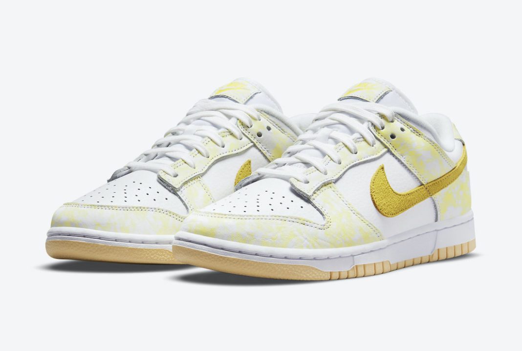 Dunk Low OG Yellow Strike Womens