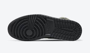 Air Jordan 1 High OG Patent Black Gold