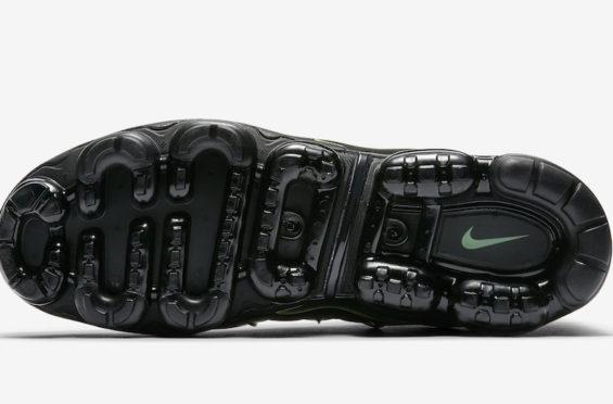 Air VaporMax Plus Black Volt